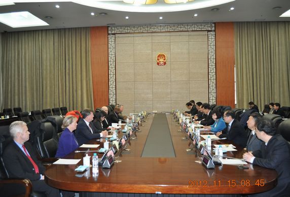 山西省人大举行中美地方议会交流合作研讨会