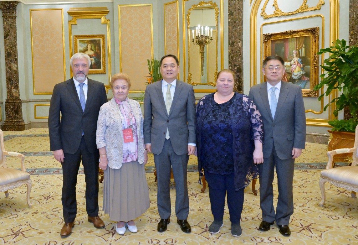 1730098128298271.jpg 1728612722662979.jpg