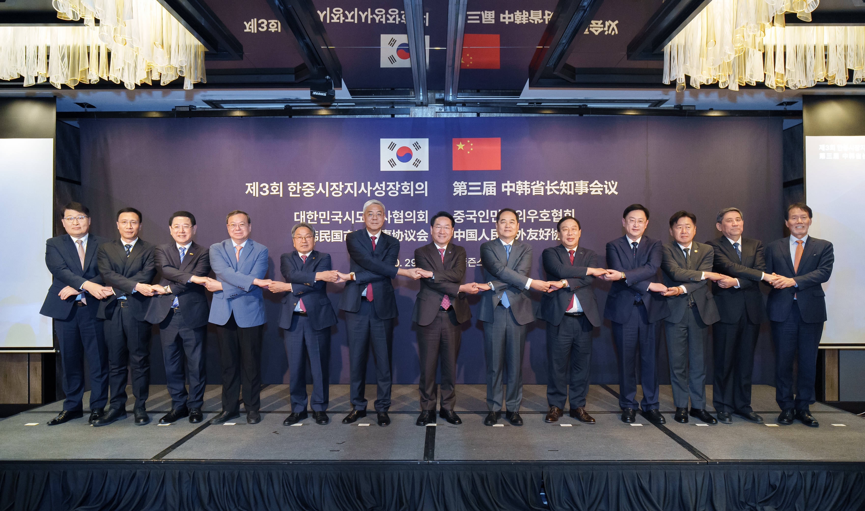 1761789186510337.jpg 71.jpg